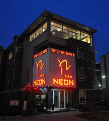 Фотографии Отель Hotel Neon г. Тимишоара (Румыния) №1 Фото Отель Hotel Neon г. Тимишоара 1