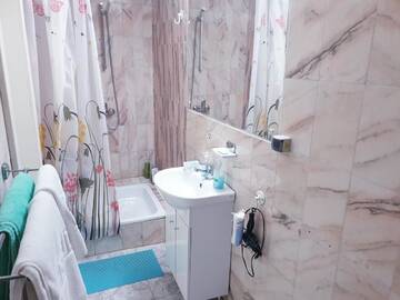 Фото номера Номер с кроватью размера «king-size» и балконом Отель Pensiunea Dolce г. Тимишоара 3