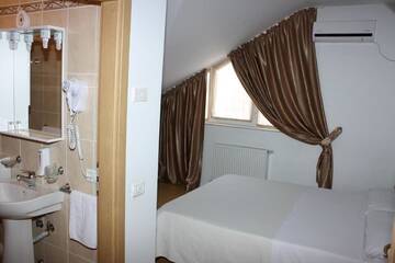 Фото номера Двухместный номер с 1 кроватью Отель Hotel Veneto г. Тимишоара 14