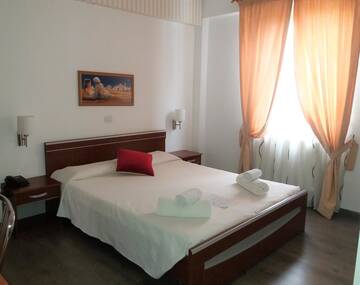 Фото номера Двухместный номер с 1 кроватью Отель Hotel Veneto г. Тимишоара 5