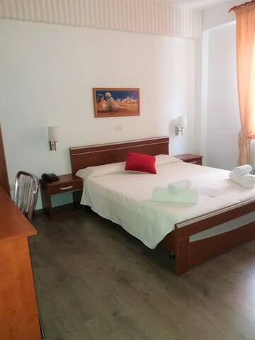 Фото номера Двухместный номер с 1 кроватью Отель Hotel Veneto г. Тимишоара 6