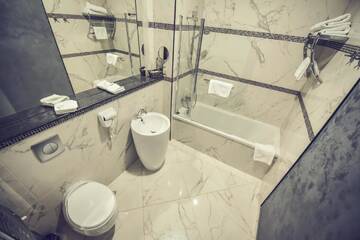 Фото номера Угловой люкс 4* Отель Hotel Spa Ice Resort г. Тимишоара 4