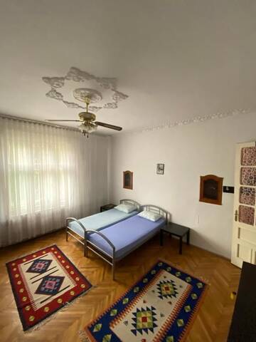 Фото номера Семейный номер с общей ванной комнатой Хостелы Mosaico Alfetta Hostel г. Тимишоара 3