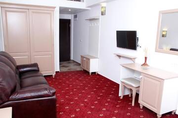 Фото номера Люкс с 1 спальней Отель Hotel Exclusiv г. Тимишоара 2
