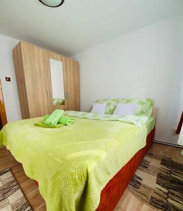 Фото номера Дом с 1 спальней Дома для отпуска Wooden House г. Тимишоара 33