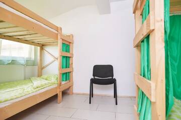 Фото номера Кровать в общем номере для мужчин с 4 кроватями Хостелы Zen House г. Тимишоара 2