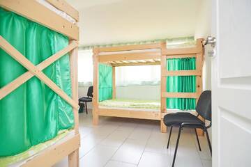 Фото номера Кровать в общем номере для мужчин с 4 кроватями Хостелы Zen House г. Тимишоара 4