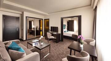 Фото Отель Old Town Hotel г. Тимишоара 2