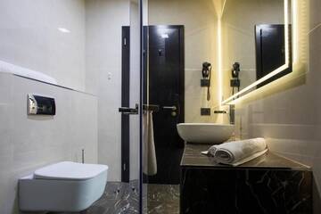Фото номера Двухместный номер Делюкс с 1 кроватью Отель Old Town Hotel г. Тимишоара 14