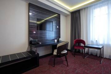 Фото номера Двухместный номер Делюкс с 1 кроватью Отель Old Town Hotel г. Тимишоара 15