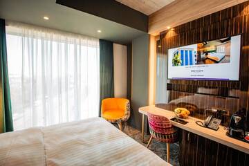 Фото номера Стандартный номер с кроватью размера &quot;king-size&quot; Отель Mercure Timisoara г. Тимишоара 14