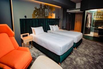 Фото номера Privilege Twin Room with Sofa Bed Отель Mercure Timisoara г. Тимишоара 7