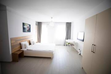 Фото номера Полулюкс Апарт-отели 1Hotels г. Тимишоара 8