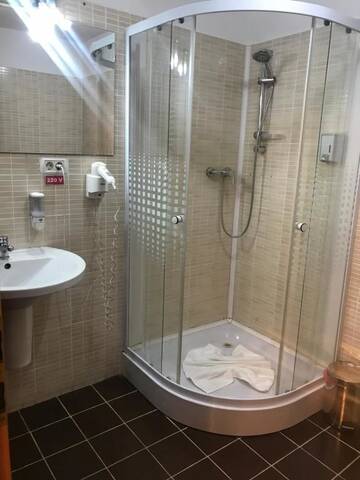 Фото номера Стандартный двухместный номер с 2 отдельными кроватями Отель Hotel Vandia г. Тимишоара 20