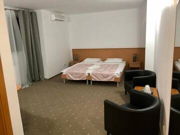 Фото номера Стандартный двухместный номер с 2 отдельными кроватями Отель Hotel Vandia г. Тимишоара 24