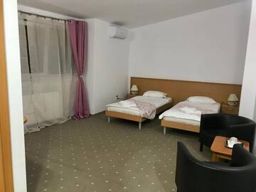 Фото номера Стандартный двухместный номер с 2 отдельными кроватями Отель Hotel Vandia г. Тимишоара 22