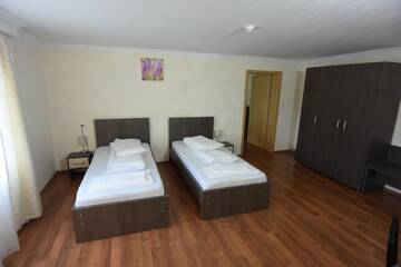 Фото номера Апартаменты с 2 спальнями Отель Hotel Arizona г. Тимишоара 5