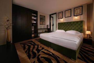 Фото номера Люкс с балконом Отель Reghina Blue Hotel г. Тимишоара 2