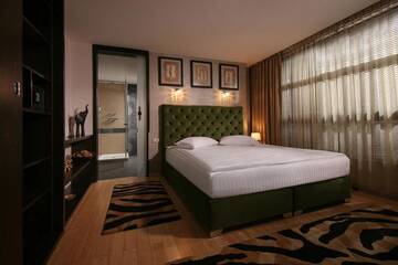 Фото номера Люкс с балконом Отель Reghina Blue Hotel г. Тимишоара 3