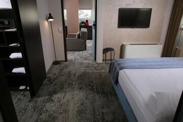 Фото номера Апартаменты с террасой Отель Reghina Blue Hotel г. Тимишоара 6