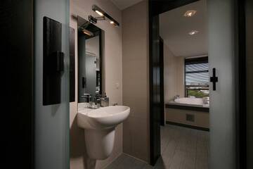 Фото номера Апартаменты с террасой Отель Reghina Blue Hotel г. Тимишоара 3