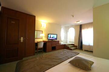 Фото номера Двухместный номер с 1 кроватью Отель Savoy Hotel г. Тимишоара 7