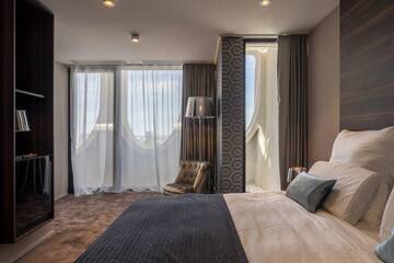 Фото номера Улучшенные апартаменты Отель Hotel Continental г. Тимишоара 3