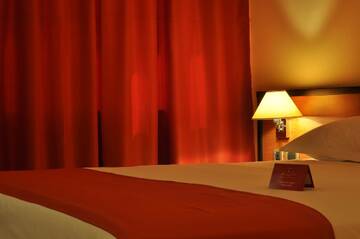 Фото номера Двухместный номер с 2 отдельными кроватями Отель Hotel Continental г. Тимишоара 2