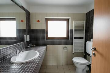 Фото номера Суперлюкс с балконом Отель Hotel Oxford Inns&amp;Suites г. Тимишоара 4