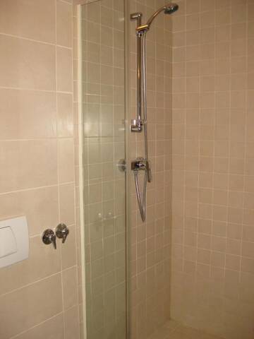 Фото номера Двухместный номер с 1 кроватью Отель Hotel Delpack г. Тимишоара 5