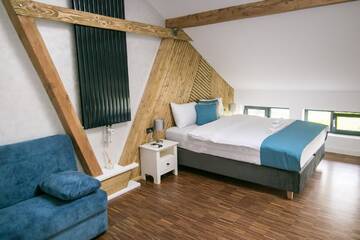 Фото номера Улучшенный трехместный номер Гостевой дом May Residence г. Тимишоара 7