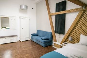 Фото номера Улучшенный трехместный номер Гостевой дом May Residence г. Тимишоара 5