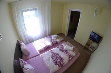 Фото номера Двухместный номер с 1 кроватью и балконом Отель Hotel Le Baron г. Тимишоара 15