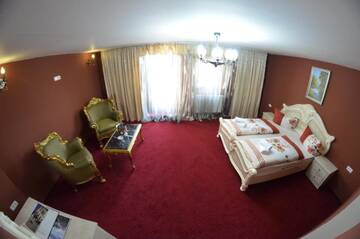 Фото номера Люкс с балконом (для 2 взрослых) Отель Hotel Le Baron г. Тимишоара 3