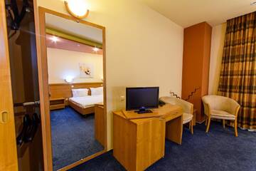Фото номера Апартаменты с 1 спальней Отель Hotel Torontal г. Тимишоара 6