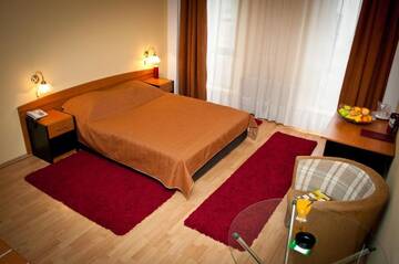 Фото номера Двухместный номер с 1 кроватью Отель Hotel Perla г. Тимишоара 3
