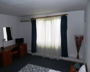 Фото номера Стандартный двухместный номер с 1 кроватью Отель Hotel Adriatico г. Тимишоара 8