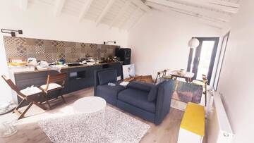 Фото Гостевой дом MarEmi Loft with terrace г. Тимишоара 2